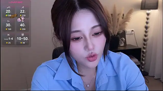 Strawberrybabyy1 online show from 11.22.25