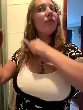 Snapshot of Yanacool007 chatting on 10.09.25 Yanacool007 online show from 10.09.25