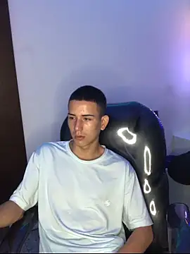 Snapshot of JackSwan18 chatting on 11.16.25 JackSwan18 online show from 11.16.25