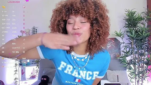 Snapshot of natty_romanof_18 chatting on 01.23.25 natty romanof 18 online show from 01.23.25