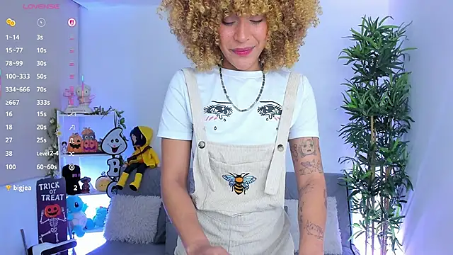 Snapshot of natty_romanof_18 chatting on 10.13.25 natty romanof 18 online show from 10.13.25