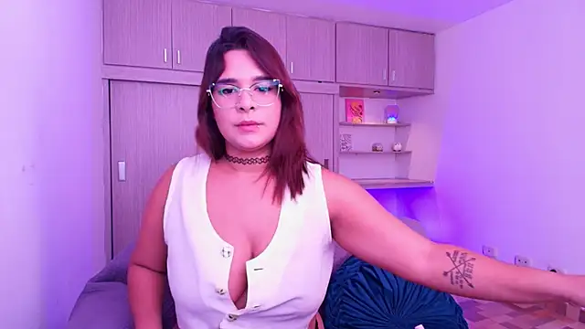 Snapshot of Shenoa1 chatting on 03.18.25 Shenoa1 online show from 03.18.25