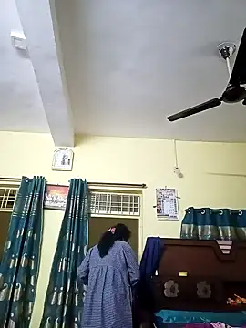 Snapshot of heenage chatting on 12.04.24 heenage online show from 12.04.24