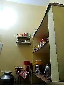 Snapshot of heenage chatting on 12.21.24 heenage online show from 12.21.24