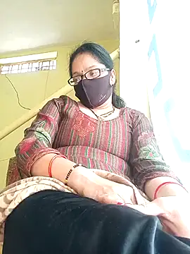 Snapshot of heenage chatting on 01.10.25 heenage online show from 01.10.25