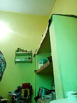 Snapshot of heenage chatting on 02.27.25 heenage online show from 02.27.25