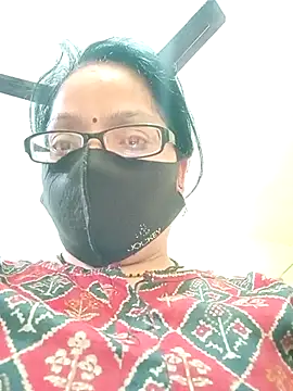 Snapshot of heenage chatting on 03.16.25 heenage online show from 03.16.25