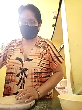 Snapshot of heenage chatting on 09.09.25 heenage online show from 09.09.25