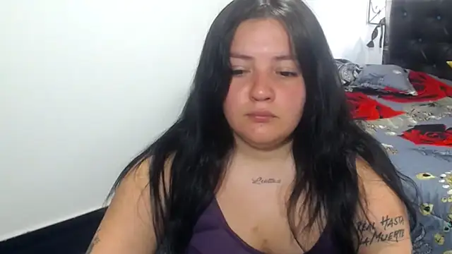 Snapshot of shopyymessyy chatting on 12.19.24 shopyymessyy online show from 12.19.24