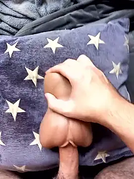 Snapshot of mattarm3122 chatting on 09.12.25 mattarm3122 online show from 09.12.25