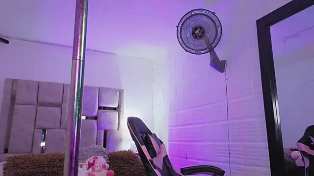 BonnieAnderson  online show from 11.13.25