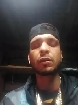 Snapshot of _Dmente_ chatting on 02.24.25 Dmente online show from 02.24.25
