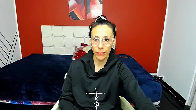 Snapshot of Abrillee1 chatting on 01.12.25 Abrillee1 online show from 01.12.25