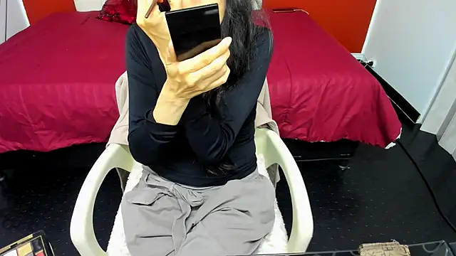 Snapshot of Abrillee1 chatting on 01.31.25 Abrillee1 online show from 01.31.25