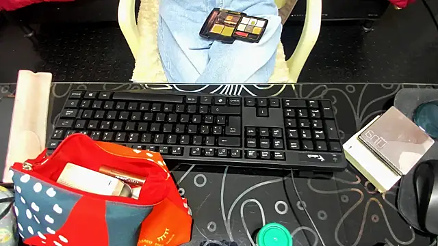 Snapshot of Abrillee1 chatting on 02.01.25 Abrillee1 online show from 02.01.25