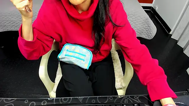 Snapshot of Abrillee1 chatting on 02.24.25 Abrillee1 online show from 02.24.25