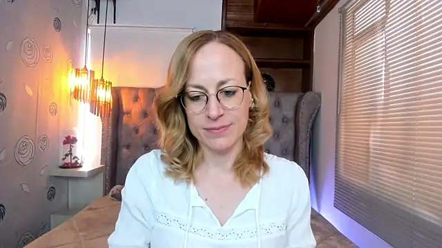 Snapshot of SammySanders chatting on 02.07.25 SammySanders online show from 02.07.25