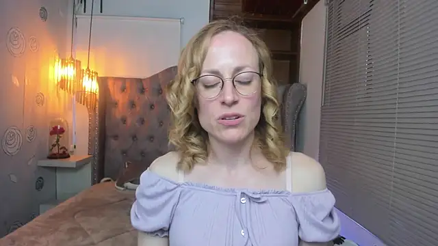 Snapshot of SammySanders chatting on 02.26.25 SammySanders online show from 02.26.25