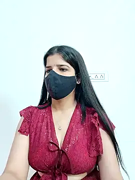 Snapshot of aaliya_bhattt chatting on 12.12.24 aaliya bhattt online show from 12.12.24