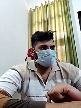 Snapshot of aaliya_bhattt chatting on 12.22.24 aaliya bhattt online show from 12.22.24