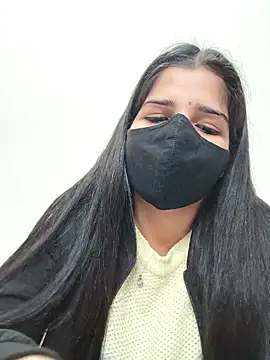 Snapshot of aaliya_bhattt chatting on 12.31.24 aaliya bhattt online show from 12.31.24