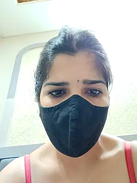 Snapshot of aaliya_bhattt chatting on 02.20.25 aaliya bhattt online show from 02.20.25