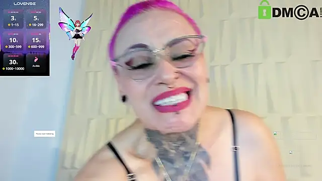 Snapshot of SandyyRose chatting on 09.21.25 SandyyRose online show from 09.21.25