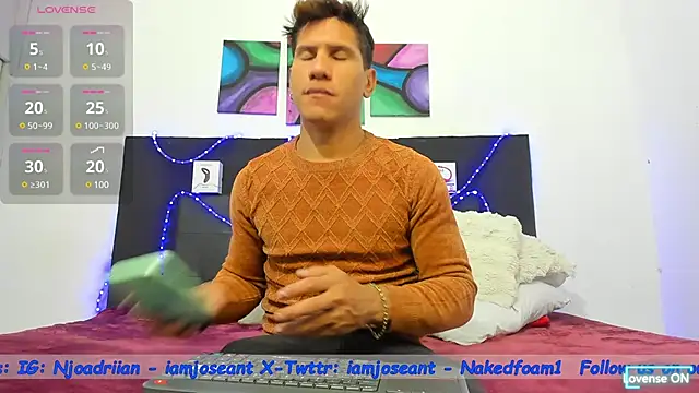 Snapshot of nakedfoam1 chatting on 01.10.25 nakedfoam1 online show from 01.10.25