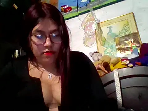 Snapshot of dafne19_ chatting on 02.17.25 dafne19 online show from 02.17.25