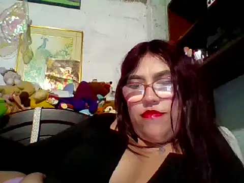 Snapshot of dafne19_ chatting on 02.17.25 dafne19 online show from 02.17.25
