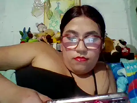 Snapshot of dafne19_ chatting on 02.18.25 dafne19 online show from 02.18.25