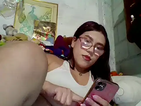 Snapshot of dafne19_ chatting on 02.19.25 dafne19 online show from 02.19.25