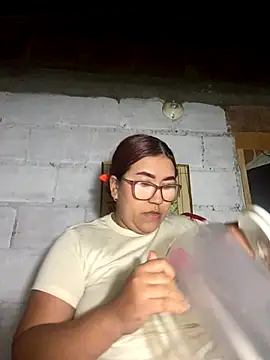 Snapshot of dafne19_ chatting on 10.11.25 dafne19 online show from 10.11.25