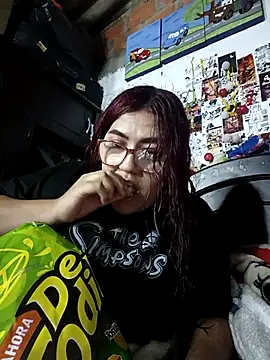 Snapshot of dafne19_ chatting on 10.12.25 dafne19 online show from 10.12.25