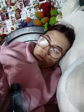 Snapshot of dafne19_ chatting on 10.13.25 dafne19 online show from 10.13.25