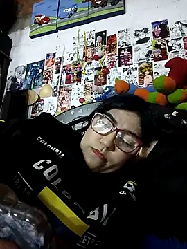 Snapshot of dafne19_ chatting on 10.22.25 dafne19 online show from 10.22.25