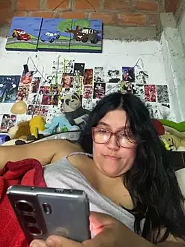 Snapshot of dafne19_ chatting on 10.30.25 dafne19 online show from 10.30.25