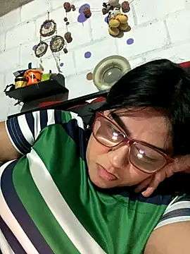 Snapshot of dafne19_ chatting on 11.16.25 dafne19 online show from 11.16.25