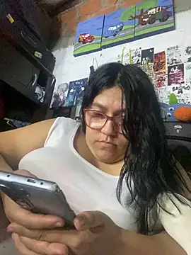 Snapshot of dafne19_ chatting on 11.20.25 dafne19 online show from 11.20.25