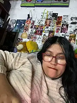 Snapshot of dafne19_ chatting on 11.21.25 dafne19 online show from 11.21.25