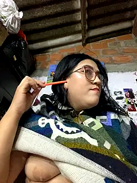 Snapshot of dafne19_ chatting on 11.24.25 dafne19 online show from 11.24.25