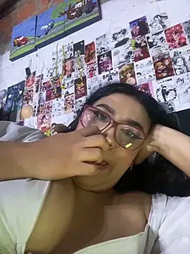 Snapshot of dafne19_ chatting on 11.30.25 dafne19 online show from 11.30.25