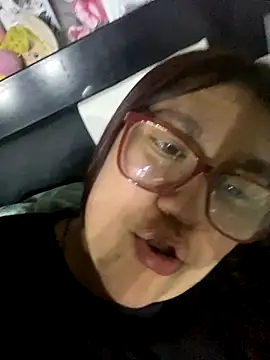 Snapshot of dafne19_ chatting on 12.04.25 dafne19 online show from 12.04.25