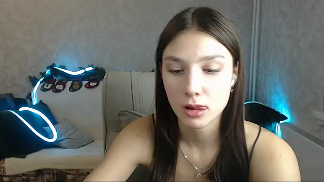 AnaHoney online show from 12.23.24