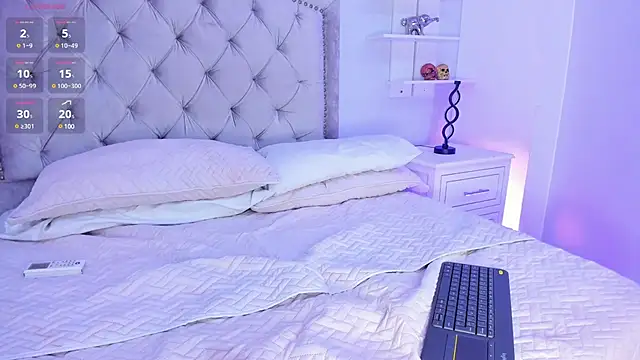 LiaFlowers online show from 12.18.24