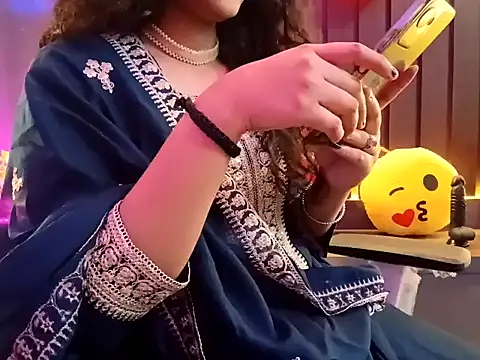 Snapshot of GoldnessAishu chatting on 01.29.25 GoldnessAishu online show from 01.29.25