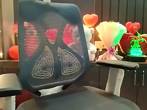 Snapshot of GoldnessAishu chatting on 02.07.25 GoldnessAishu online show from 02.07.25