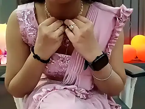 Snapshot of GoldnessAishu chatting on 02.08.25 GoldnessAishu online show from 02.08.25