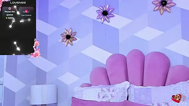 KylieMonnett online show from 01.04.25
