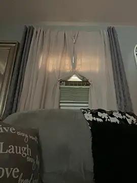 Snapshot of theoneandonlyniko chatting on 10.19.25 theoneandonlyniko online show from 10.19.25